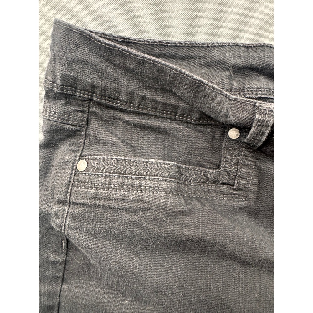 Gloria Vanderbilt Womens Skimmer Black Denim Shorts Cuffed Knee Length Size 12 - Picture 3 of 10